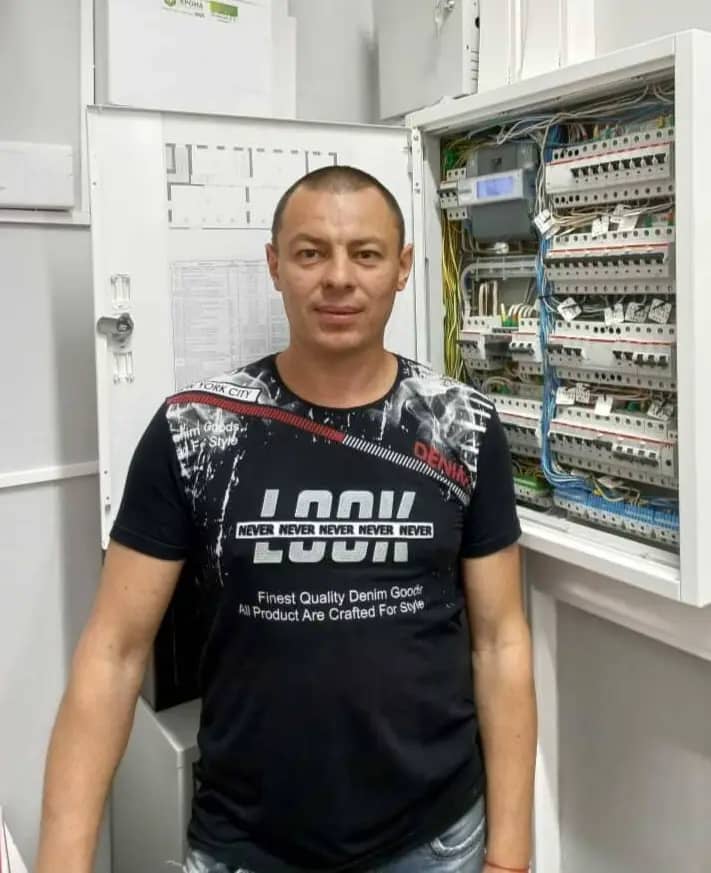 Олег Красников - Инженер